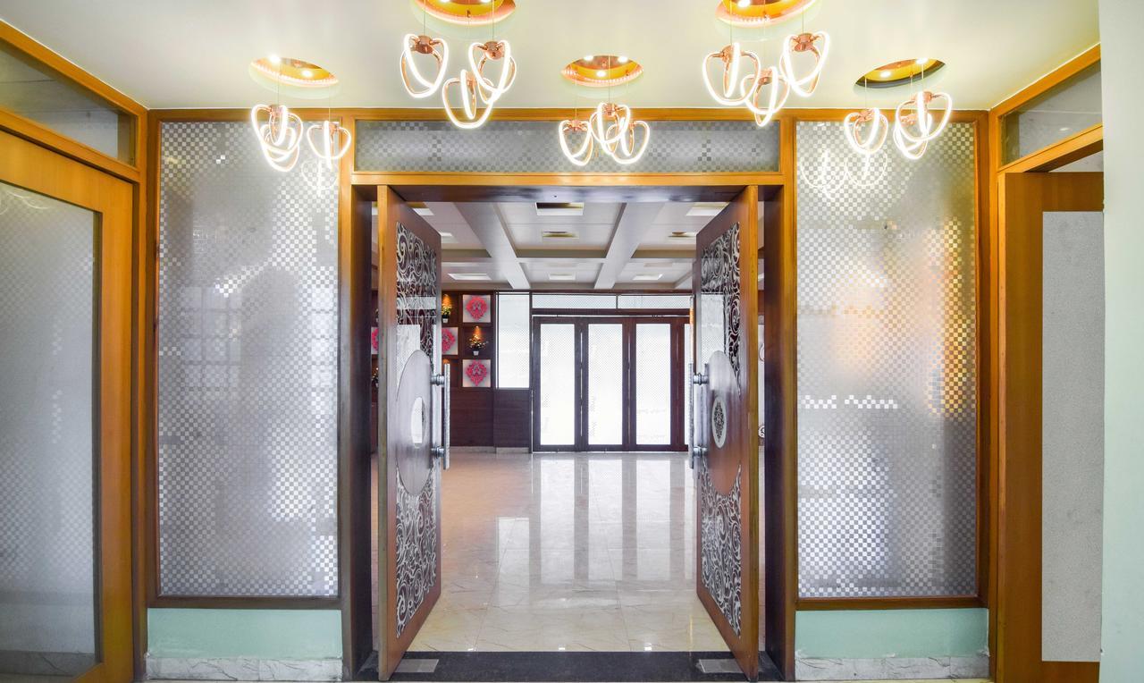 Hotel Saffron Варанаси Екстериор снимка